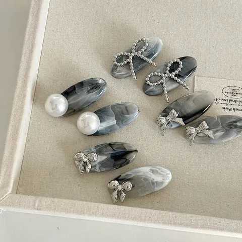 Fermaglio per Capelli in Acrilico con Motivo Marmo Vintage Elegante Fiocco Argento Perla Artificiale Strass Accessori Capelli Donna