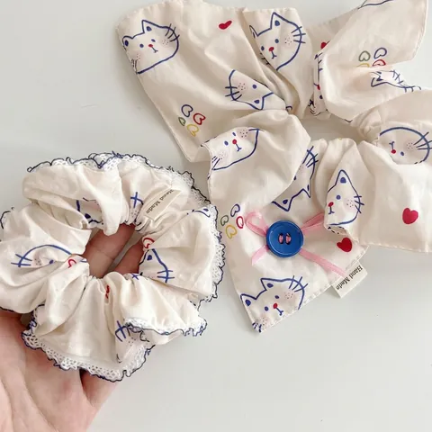 Dulces Coleteros de Tela con Patrón de Gato Oso Con Borde de Encaje Botón Lazo Hechos a Mano Grandes Gomas para el Pelo Mujer