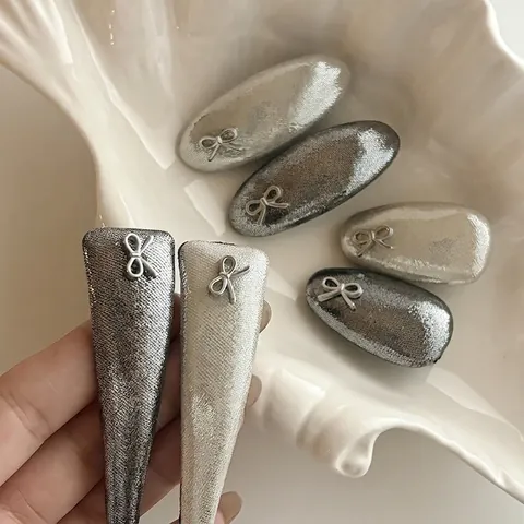 Eleganter Silber Schleife Haarklammer Leder Stoff Entenschnabel Clip Geometrische Haarnadel Für Damen Daily Fashion Kopfschmuck