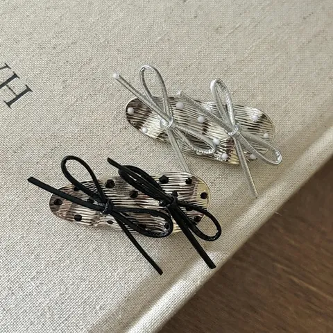 Zilveren Stippen Strik Haarspeldjes Metaal Ovaal Ponyclip Kleine Strik Decoratie Minimalistische Mode Haaraccessoires Voor Dames