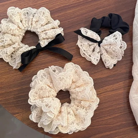 Chouchou en Dentelle Florale Brodée à Double Couche Vintage Avec Ruban à Nœud Attache Cheveux Douce Élastique Accessoires Cheveux Femmes