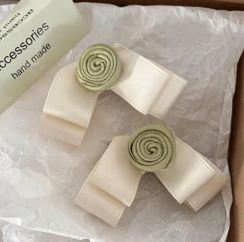 Korean Style Fabric Camellia Flower Bow Hair Clip Elegant Rose Side Clip For Women Vintage French Aesthetic Hair Accessory