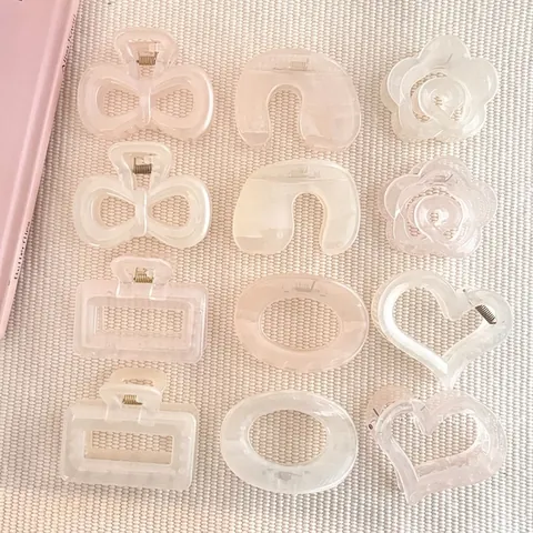 Korean Style Creamy Pink White Acrylic Hair Claw Clip Matte Flower Heart Geometric Shark Clip For Women Hair Styling