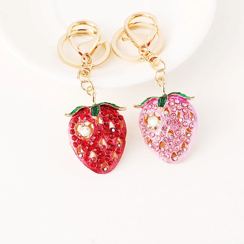 Rhinestone Strawberry Keychain For Women Cute Zinc Alloy Fruit Key Ring Sparkling Inlaid Car Key Chain Gift Jewelry