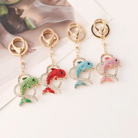 Portachiavi con Delfino e Cuore con Strass in Lega Metallica Animale Marino Anello per Chiavi Auto Pendente Zaino Regalo