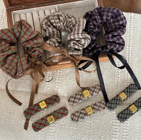 Fermaglio per Capelli e Elastico Vintage a Quadretti Con Fiocco Tessuto Pied De Poule Decorazione Smiley per Donna