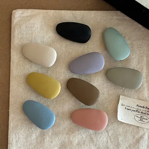 Mode PU Leder Oval Haarklammer Für Damen Süße Bunte BB Snap Clip Geometrische Matte Einfache Seite Pony Haarnadel Schmuck