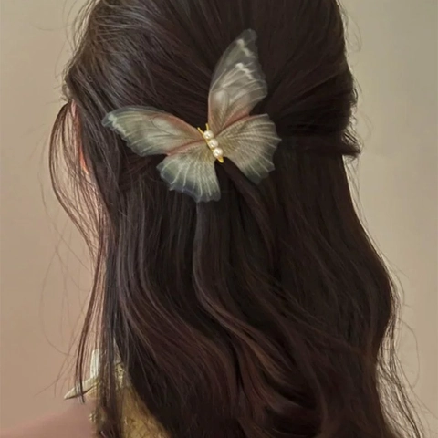 Fermaglio Capelli Farfalla in Maglia Eterea per Donna Stile Foresta Clip Laterale in Garza Sfumata Elegante Copricapo con Perle Artificiali Fatto a Mano
