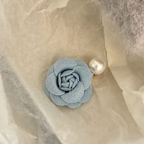 Handmade Camellia Flower Hair Clip For Women Blue Fabric Rose Hairpin With Artificial Pearl Elegant Hair Accessories Bangs Side Clip
