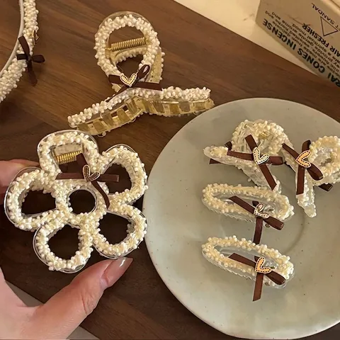 Fermaglio per Capelli con Fiocco Marrone Vintage e Perle Artificiali Elegante Clip a Artiglio in Tessuto per Donna Accessori Moda