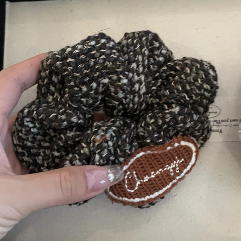 Vintage Tweed Gewebtes Großes Haargummi Für Damen Retro Stoff Haarseil Mit Besticktem Aufnäher Elastisches Handgemachtes Haar Zubehör