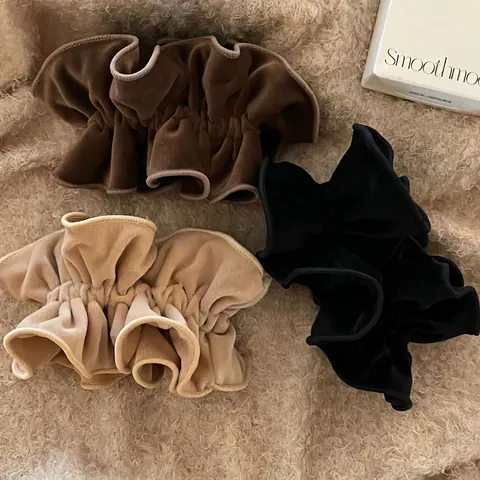Grande Scrunchie in Tessuto Plissettato Stile Francese Elastico per Capelli Alta Qualità Tè al Latte Cachi Porta Coda Donna