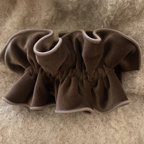 Grande Scrunchie in Tessuto Plissettato Stile Francese Elastico per Capelli Alta Qualità Tè al Latte Cachi Porta Coda Donna