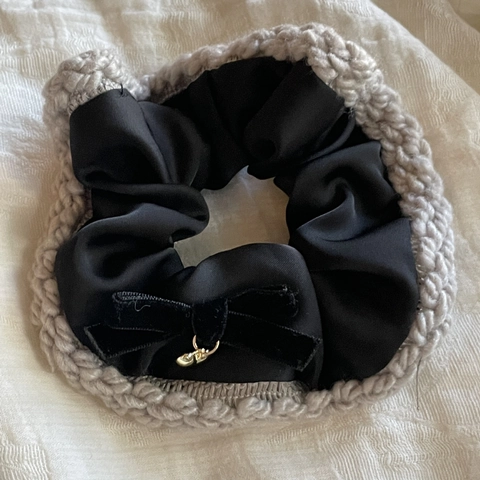 Coleteros de Satén con Lazo Dulce para Mujer Gomas de Pelo de Punto de Color de Contraste con Colgante de Corazón Perla Artificial Accesorios de Pelo Elegantes