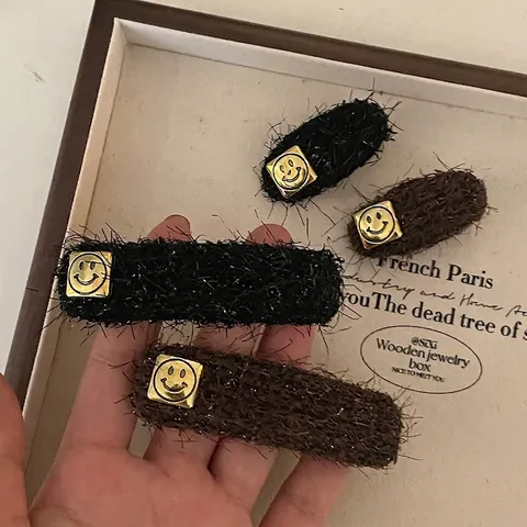 Women Fashion Woolen Plush Hair Clip Gold Square Smiley Face Metal Decor BB Bangs Side Clip Autumn Winter Hair Accessories