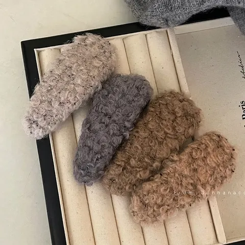 Women Winter Plush BB Hair Clip Soft Fuzzy Solid Color Handmade Autumn Winter Hairpins Cute Side Bangs Daily Hair Accessories