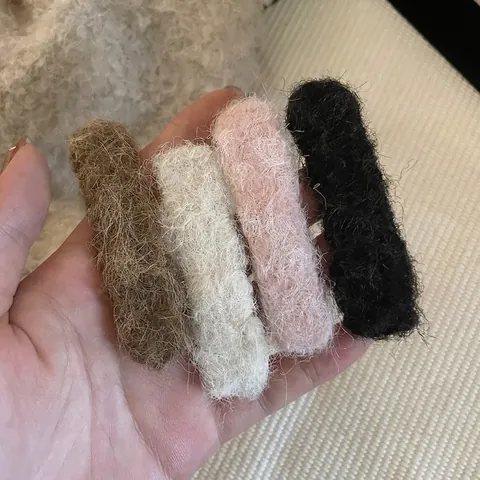 Lindo Clip BB de Tela de Felpa Rectangular Pinza de Pelo Lateral para Niñas Invierno Cálida Accesorios para el Cabello