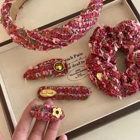 Juego de Pinzas para el Cabello de Tela de Tweed Vintage Francés para Mujer Elegantes Accesorios para el Cabello Hechos a Mano Color Baya con Lazo y Perlas Artificiales