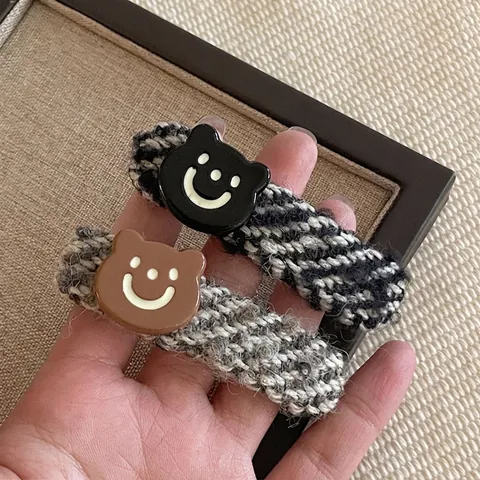 Vintage Schattige Beer Tweed Haarclip Voor Dames Koreaanse Stijl Gebreide Stof Hars Lachend Gezicht BB Clip Haaraccessoire