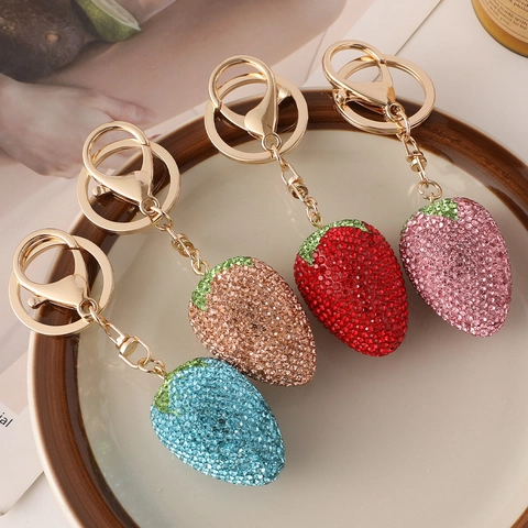 Kreativer Strass Erdbeere Schlüsselanhänger Für Damen Mode Frucht Taschencharme Gold Galvanisiert Metall Eingelegt Funkelnd Süß Geschenk