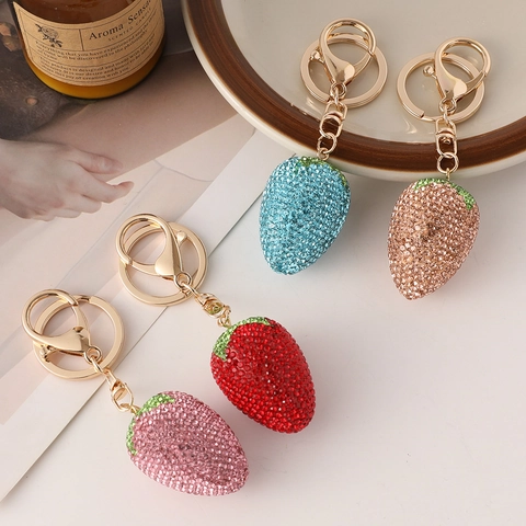 Kreativer Strass Erdbeere Schlüsselanhänger Für Damen Mode Frucht Taschencharme Gold Galvanisiert Metall Eingelegt Funkelnd Süß Geschenk