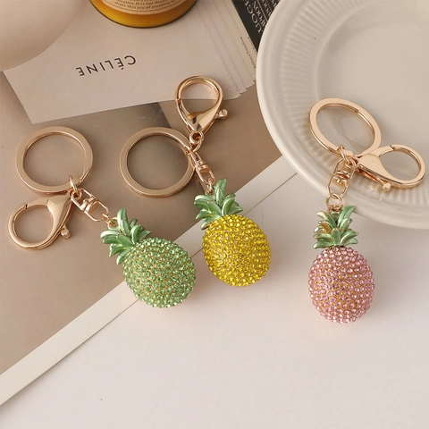 Portachiavi Creativo a Forma di Ananas con Strass per Donna Lega Metallo Ciondolo Frutta Anello per Chiavi Borsa Accessorio Regalo