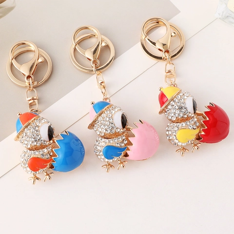 Llavero de Aleación de Pollito Eclosionando de Esmalte Creativo Con Diamantes de Imitación Incrustados Pollito de Dibujos Animados Cáscara de Huevo Colgante para Bolso de Coche Joyería Regalo