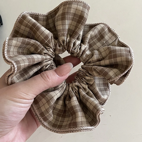 Vintage Plaid Pattern Fabric Scrunchies For Women Large Elastic Hair Ties Minimalist Checkered Ponytail Holder Hair Accessories