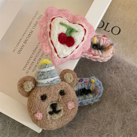 Handgefertigte Wollfilz Haarclips Für Kinder Süße Plüsch Bär Kirsche Muster Süße Schnabelspangen Mode Haarnadeln Haarschmuck