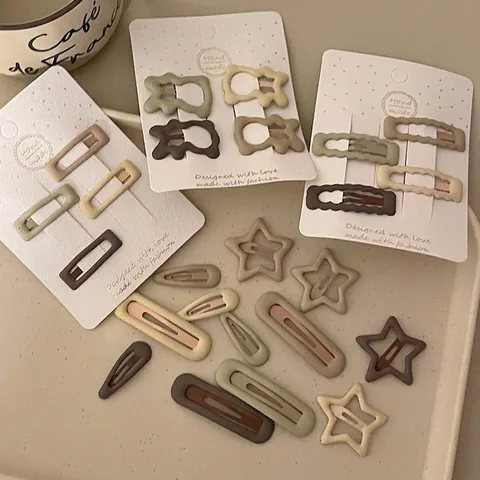 Fermagli per Capelli Minimalisti in Metallo Opaco Tonalità Terra Morandi Stella Farfalla Geometrici Forcina Donna Ragazza Accessori Capelli