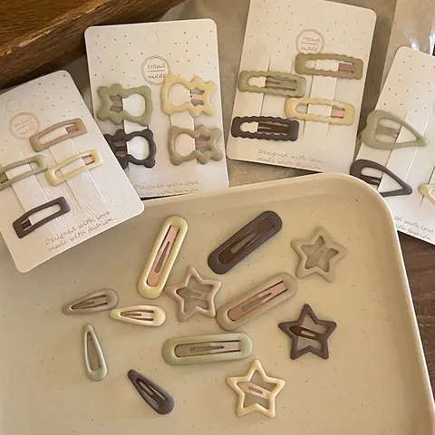 Fermagli per Capelli Minimalisti in Metallo Opaco Tonalità Terra Morandi Stella Farfalla Geometrici Forcina Donna Ragazza Accessori Capelli