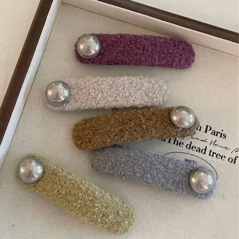 Handmade Wool Plush BB Hair Clip For Women Warm Lambswool Texture Hairpin With Artificial Pearl Embellishment Soft Color Commuting Hair Accessories