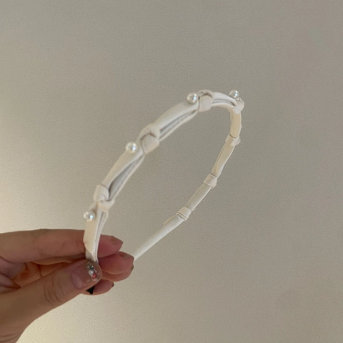 Elegant Korean Style Cloth Knotted Headband For Women With Artificial Pearl Decoration White Fashion Hair Band Headwear Accessory