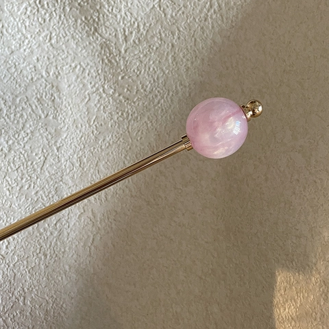 Pic à Cheveux en Alliage Vintage Style Chinois Avec Perle Ronde en Acrylique Marbré Épingle Dorée pour Femmes Accessoires Cheveux