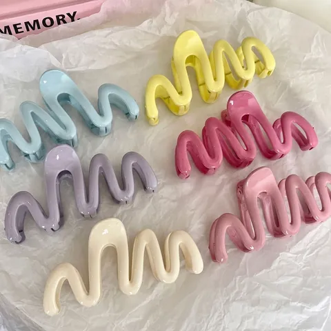 Pinza para el Cabello de Onda Acrílica Minimalista Color Crema Forma de S Pinza de Tiburón Para Mujer Accesorios Elegantes