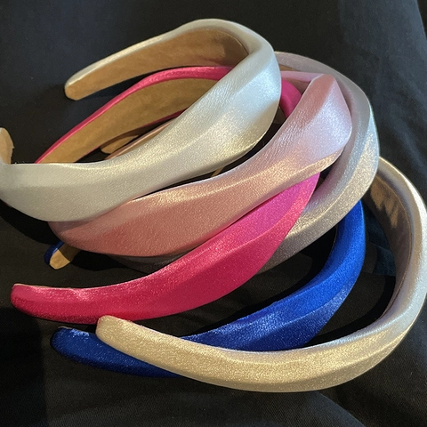 Serre-Tête Rembourré en Satin à Vagues Brillantes pour Femmes Éponge Épaisse Haut Crânien Cerceau à Cheveux Large Couleur Unie Élégant