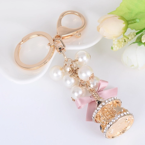 Elegant Carousel Horse Keychain With Artificial Pearl Bow Rhinestone Charm For Women Handbag Decoration Gift Jewelry