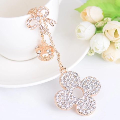 Koreaanse Legering Strass Klavertje Vier Kroon Strik Sleutelhanger Mode Exquise Tas Charm Hanger Sieraden Cadeau Voor Vrouwen