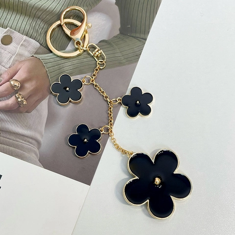 Elegante Llavero de Flor de Esmalte Aleación de Zinc Camelia Adorno de Bolso Para Mujer Dorado Floral Colgante Accesorio