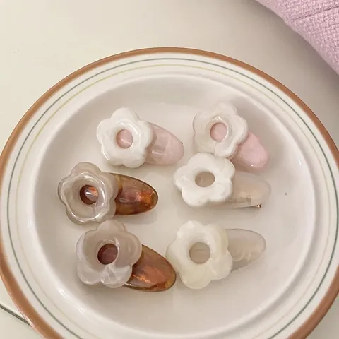 Pinzas para el Cabello de Acetato Floral para Mujer Forma de Flor Dulce Clips de Presión Retro Carey Rosa Blanco