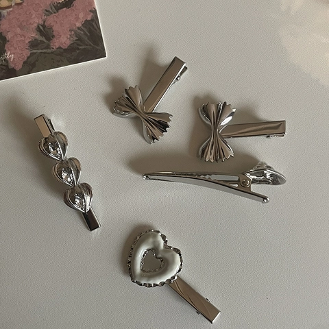 Vintage Silver Alloy Heart Bow Hair Clip For Women Sweet Rhinestone Artificial Pearl Duckbill Clip Niche Design Fashion Hair Jewelry