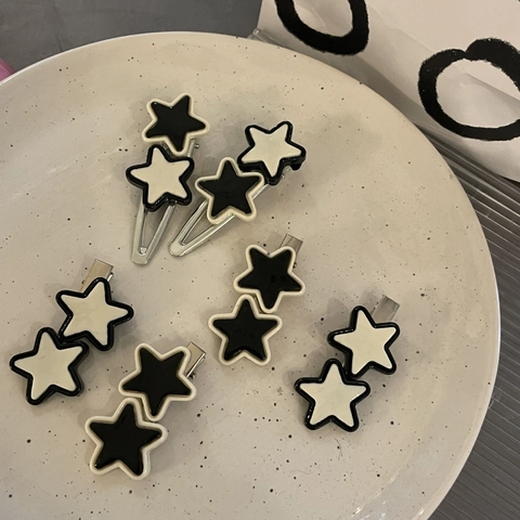 Y2K Stern Haarspangen Für Damen Mädchen Schwarz Weiß Stern Entenschnabel Clip Harajuku Stil Seitliche Pony Clip Süß Cool Haarschmuck
