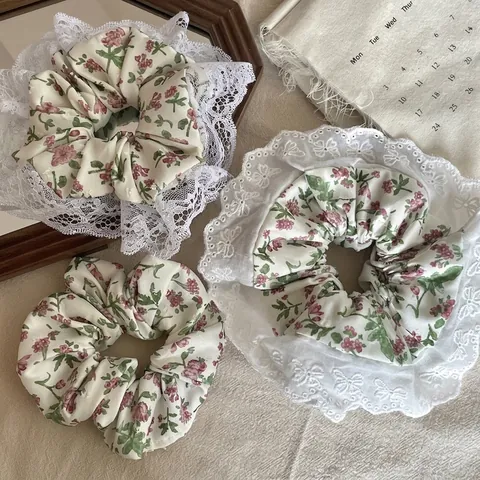 Vintage Floral Fabric Scrunchies For Women Retro Pastoral Lace Trim Hair Ties Elegant Hair Accessories For Ponytail