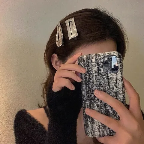 Silver Metal Geometric Hair Clip Minimalist Hammered Water Ripple Hollow Square Drop Shaped Snap Duckbill Clip For Women Fashion Headwear