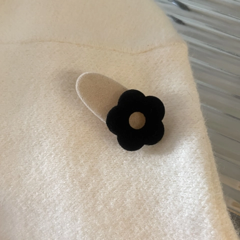 Fermaglio per Capelli con Fiore Floccato Retrò Coreano per Donna Velluto Elegante Clip Laterale in Tessuto Vintage