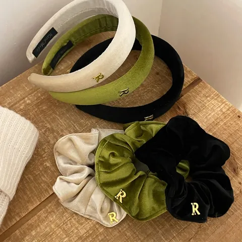 Korean Style Velvet Sponge Padded Headband Gold Metal Letter R Decor Elegant Headband For Women Vintage Fashion Hair Accessory