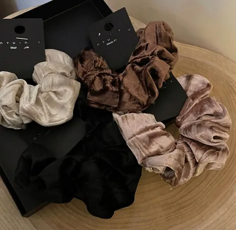 Solid Color Velvet Scrunchies For Women Handmade Elastic Hair Ties Champagne Black Hair Accessories For Everyday Commuting