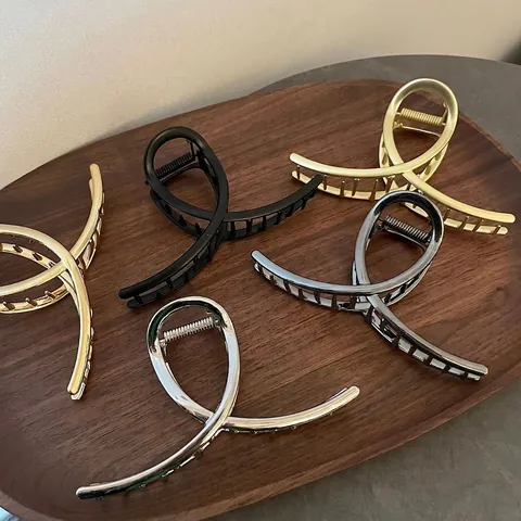 Elegante Molla per Capelli in Metallo Donna Minimalista Geometrico Lega Clip a Squalo Finitura Lucida Clip per Chignon per Accessori Capelli Moda Ufficio Quotidiano