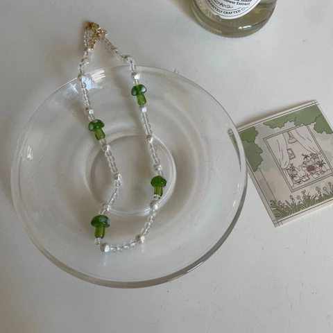 Collier Ras du Cou Perlé Vert Menthe Fait à la Main Avec Pendentif Champignon Marguerite en Acrylique Bijoux de Mode Femme
