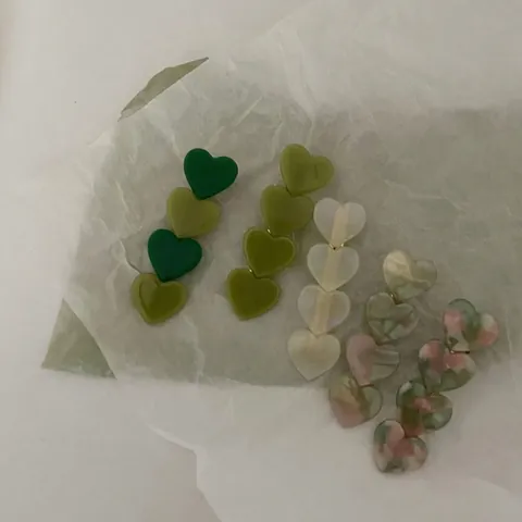 Pinza para el Cabello de Corazón de Acetato para Mujeres Niñas Dulce Estilo Coreano INS Patrón de Mármol Cuatro Corazones Clip Lateral